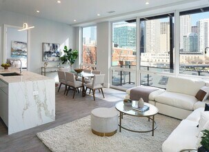 812 W Adams St, Unit 306 in Chicago, IL - Building Photo - Building Photo