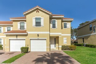 1462 Pacific Rd in Poinciana, FL - Building Photo
