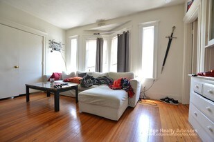 548 Washington St, Unit 1 in Boston, MA - Building Photo