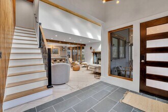 38-40 HAMPTON Ct in Bridgehampton, NY - Building Photo - Building Photo