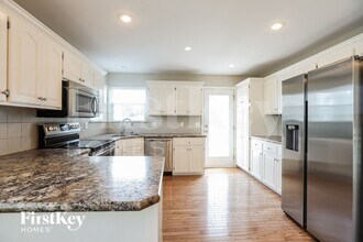 20807 W 72nd St in Shawnee, KS - Foto de edificio - Building Photo