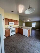 120 Nivana Dr in Crestview, FL - Building Photo - Building Photo