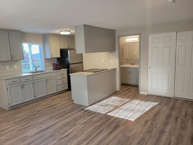 908 Delta Ave, Unit unit 5 in Marysville, WA - Building Photo - Building Photo