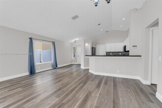 1592 Salerno Cir in Weston, FL - Building Photo - Building Photo