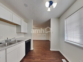 1758 Roosevelt Dr in Greenfield, IN - Foto de edificio - Building Photo