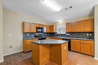 2811 Briarbrook Dr in Seagoville, TX - Building Photo - Building Photo