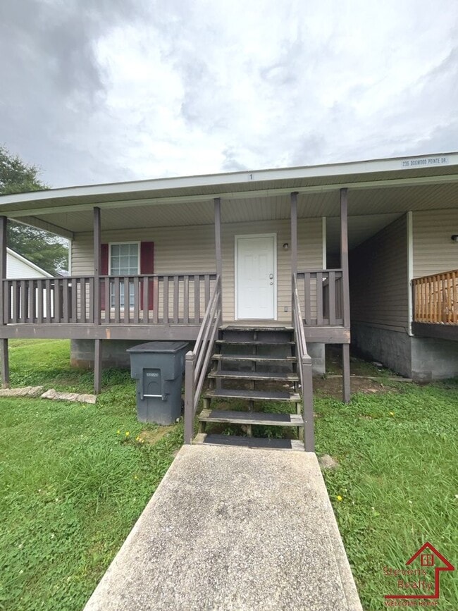 235 Dogwood Pointe Dr