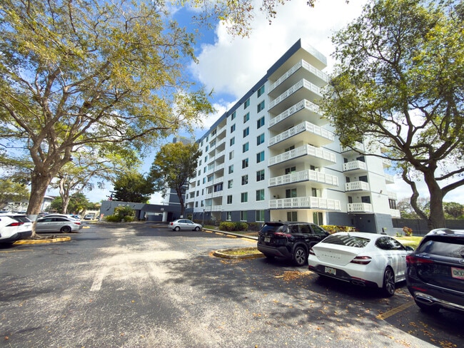 property at 919 Hillcrest Dr