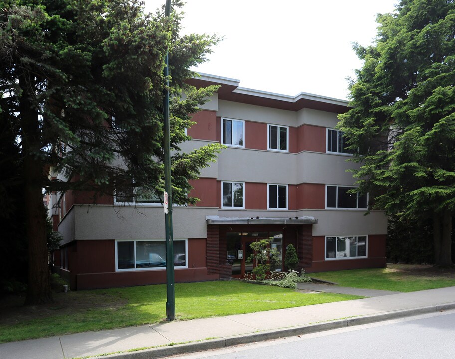 2016 W 1st Ave in Vancouver, BC - Building Photo