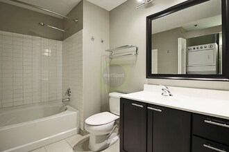 13 W Randolph St in Chicago, IL - Building Photo - Building Photo