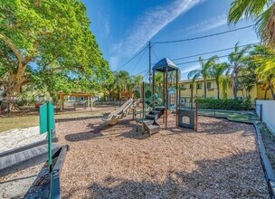 5215 NE 3rd Ct in Miami, FL - Building Photo - Building Photo