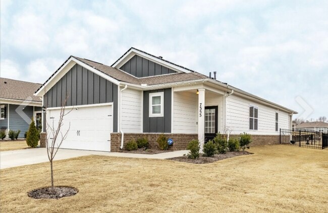 7355 Lang Ave in White House, TN - Foto de edificio - Building Photo