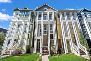 617 W 24th St in Houston, TX - Building Photo