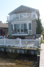 4 Riverview Pl in Sea Bright, NJ - Building Photo - Building Photo