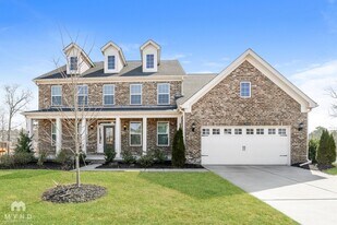 584 Michigan Cir in Hoschton, GA - Building Photo