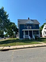 1921 Emery St in Eau Claire, WI - Building Photo