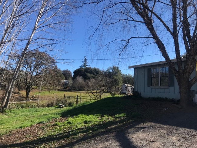 1810 Peterson Pond Ln in Redwood Valley, CA - Building Photo - Building Photo