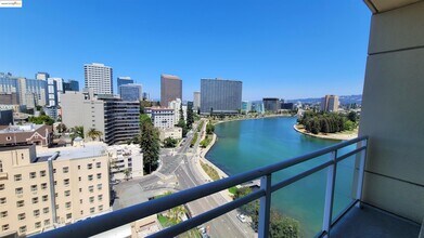 1 Lakeside Dr in Oakland, CA - Building Photo - Building Photo