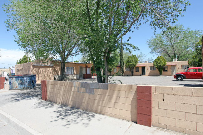 6500 Cochiti Rd SE in Albuquerque, NM - Foto de edificio - Building Photo