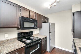 1201 Enterprise in League City, TX - Foto de edificio - Building Photo