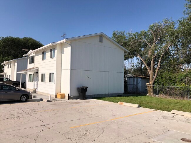 264 E 100 N in Garland, UT - Foto de edificio - Building Photo