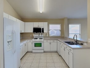 6765 Waterton Dr in Riverview, FL - Building Photo - Building Photo