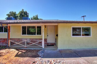 504 Villanova Dr in Davis, CA - Building Photo - Building Photo