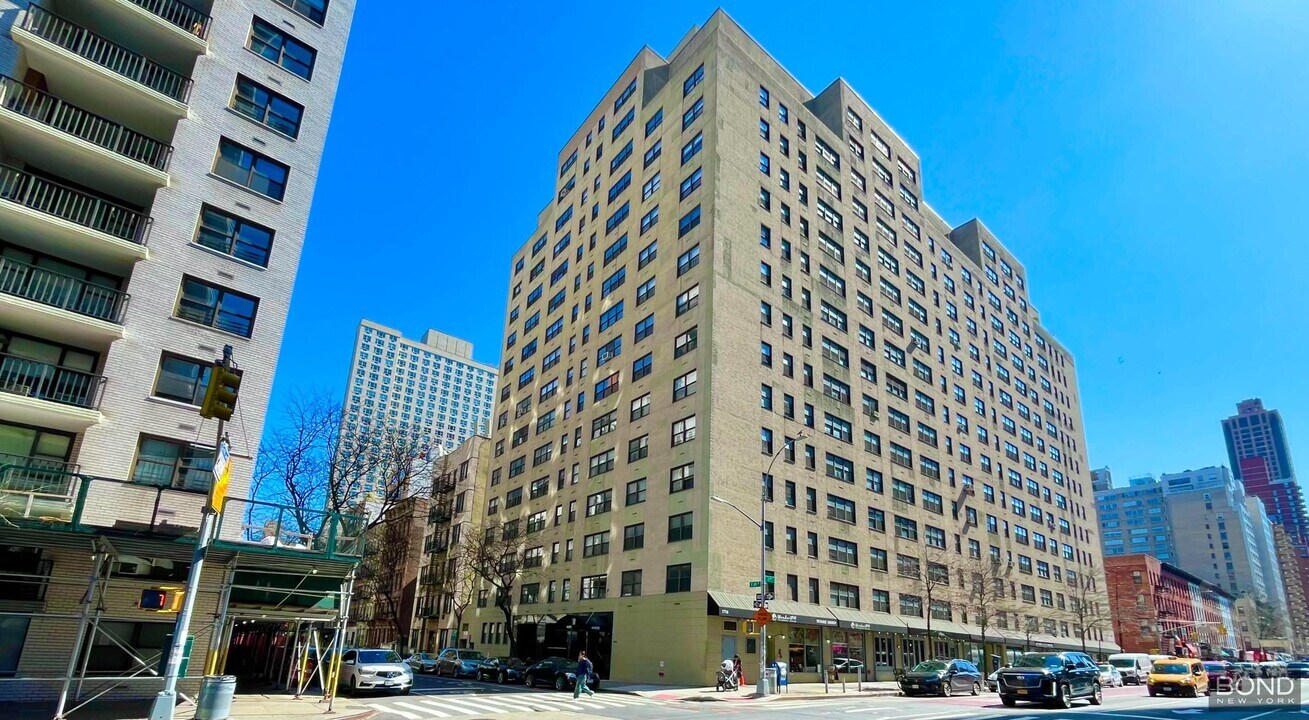 400 E 89th St in New York, NY - Building Photo