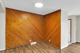 19 Delaine Dr in Normal, IL - Building Photo - Building Photo