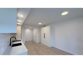 13738 Central Ave in Surrey, BC - Building Photo - Building Photo