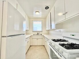 333 Rexford Dr in Beverly Hills, CA - Building Photo