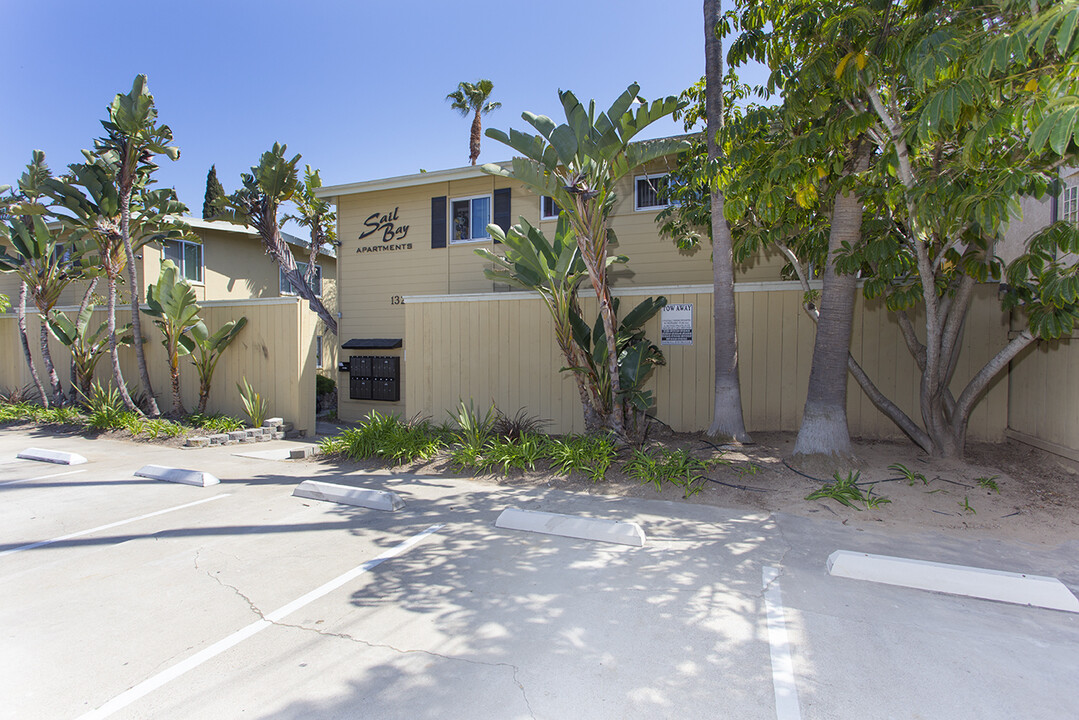 Sail Bay Apartments in San Diego, CA - Foto de edificio