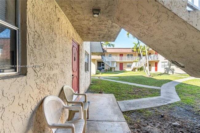 4528 SW 54th St in Fort Lauderdale, FL - Building Photo - Building Photo