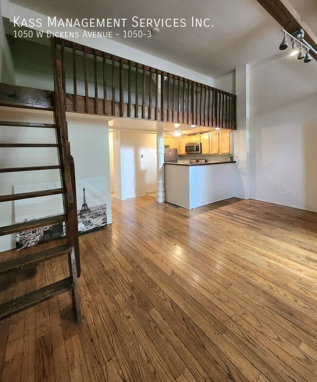 property at 1050 W Dickens Ave
