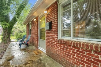 239 W Lemly St in Winston-Salem, NC - Foto de edificio - Building Photo