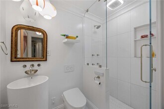 295 6th St N in Naples, FL - Building Photo - Building Photo