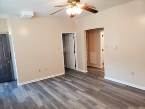 600 Overbrook Blvd in Pittsburgh, PA - Foto de edificio - Building Photo