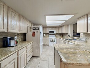 3168 Iroquois Dr in Lake Havasu City, AZ - Foto de edificio - Building Photo