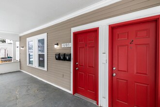 1205 Madison St in Syracuse, NY - Building Photo - Building Photo