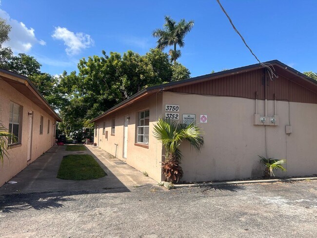 property at 3750 Desoto Ave
