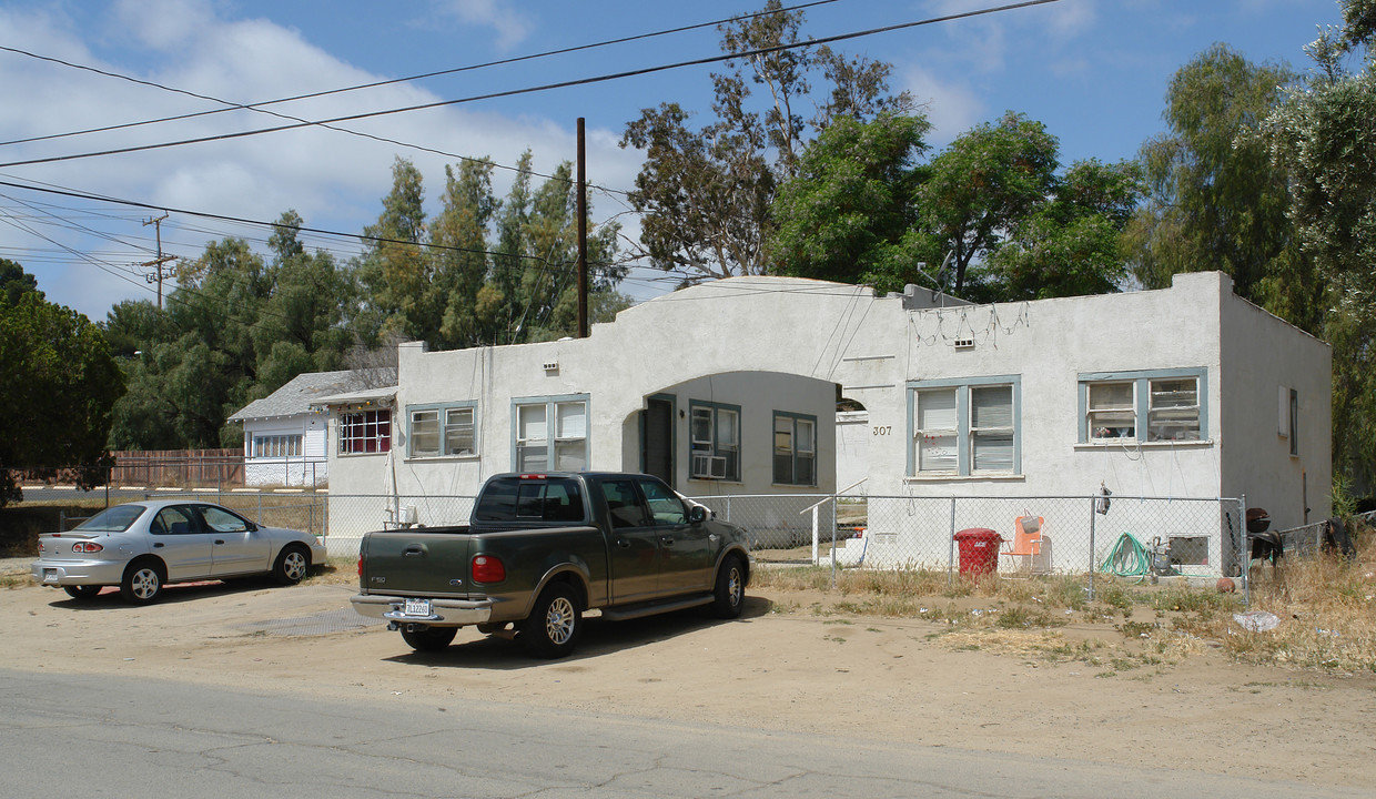 307 N Riley St in Lake Elsinore, CA - Building Photo