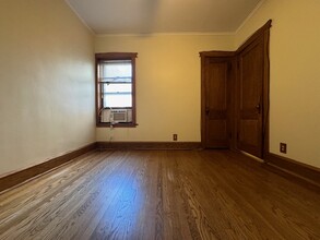 1442 W Jarvis Ave, Unit 3B in Chicago, IL - Building Photo - Building Photo