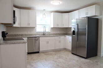 608 Rosemarie Ave in Brandon, FL - Building Photo - Building Photo