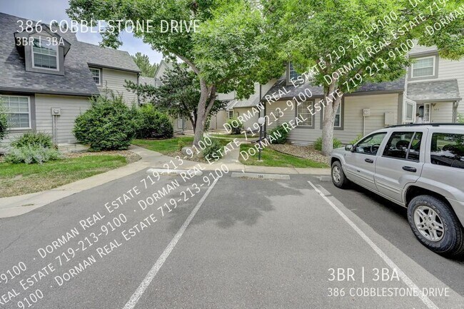 386 Cobblestone Dr in Colorado Springs, CO - Foto de edificio - Building Photo