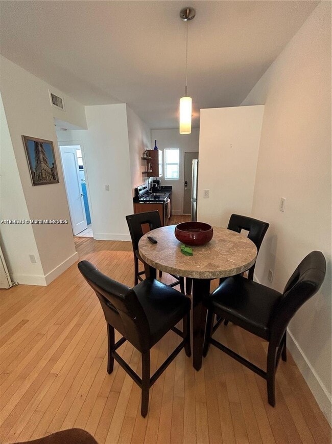 1045 Lenox Ave. in Miami Beach, FL - Building Photo - Building Photo