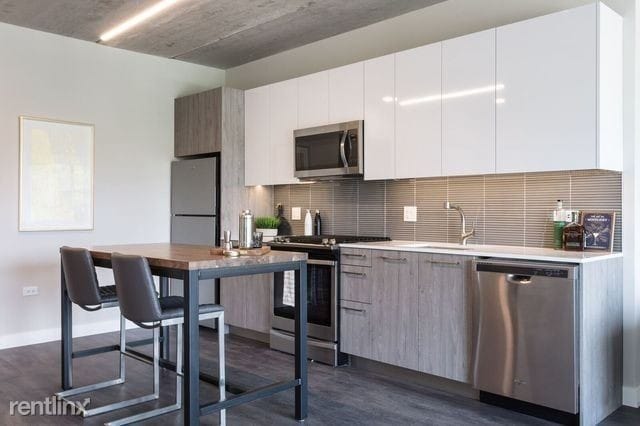 1743 N Leavitt St-Unit -#304 in Chicago, IL - Building Photo