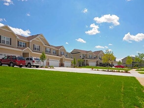 Lakeside Townhomes in Whitewater, WI - Building Photo - Building Photo