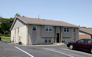 Gravois Point Apartments in Fenton, MO - Building Photo - Building Photo