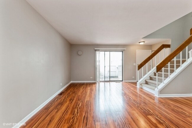 1030 Emerald Dr in Schaumburg, IL - Building Photo - Building Photo