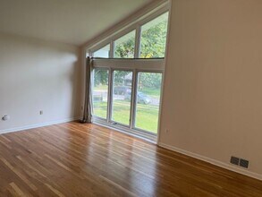 8532 Pepperdine Dr in Vienna, VA - Building Photo - Building Photo